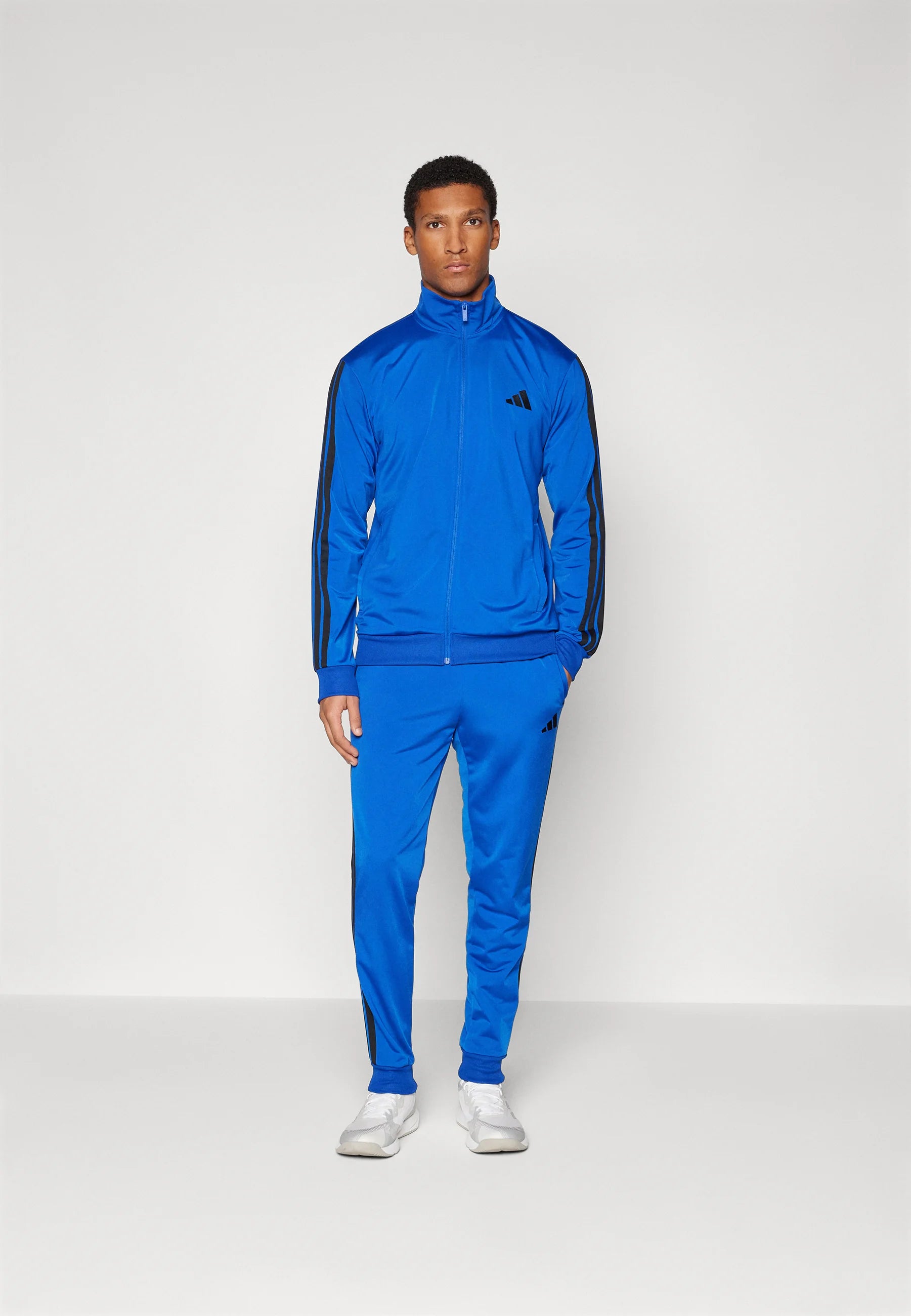 Tuta Adidas blu con logo nero – Completo sportivo